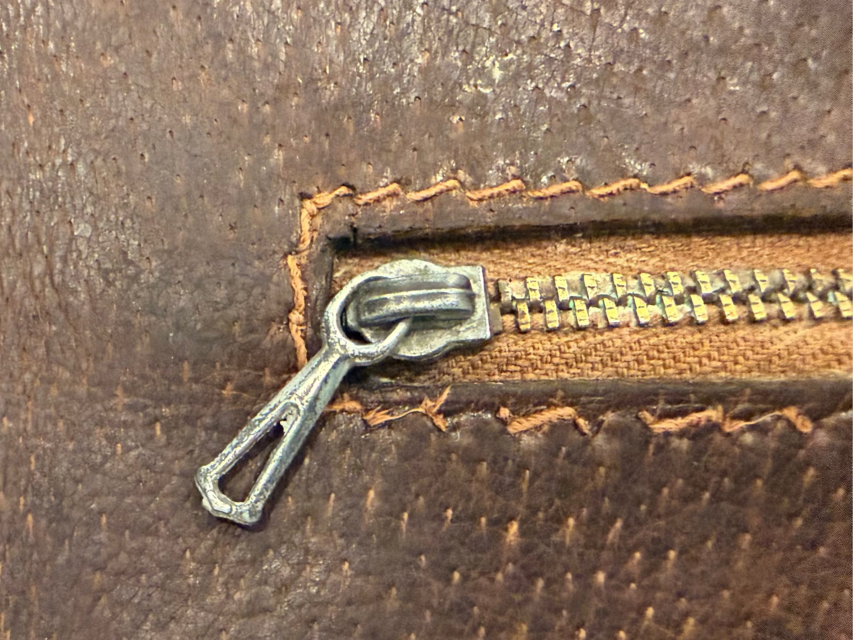 Gucci Leather Push-Lock Portfolio