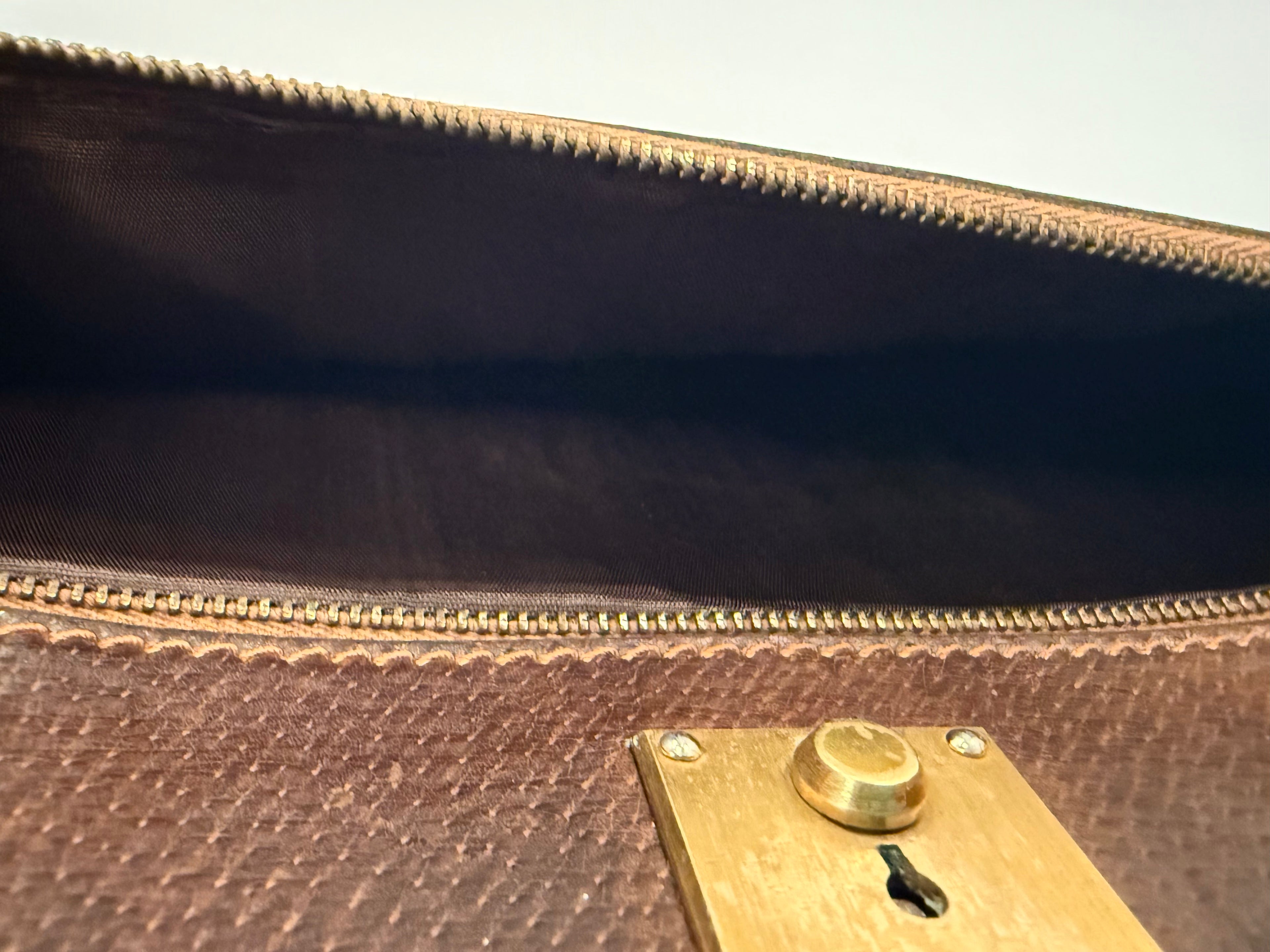 Gucci Leather Push-Lock Portfolio